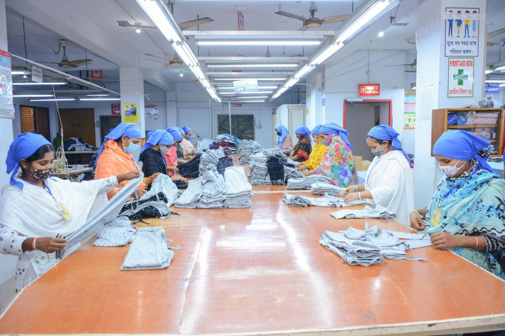 <strong>How to Find the Right Clothing Factory For Your Brand?</strong>